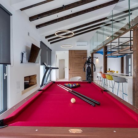 Villa T, Spacious With Heated Pool, Hot Tub & Sauna Rastevic Buitenkant foto