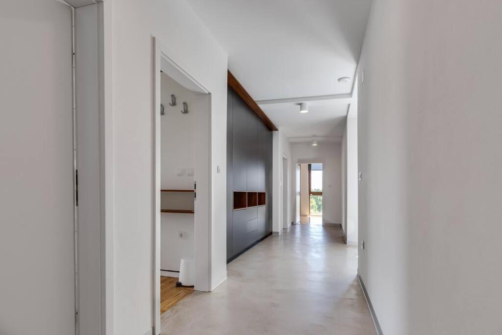 Villa T, Spacious With Heated Pool, Hot Tub & Sauna Rastevic Buitenkant foto