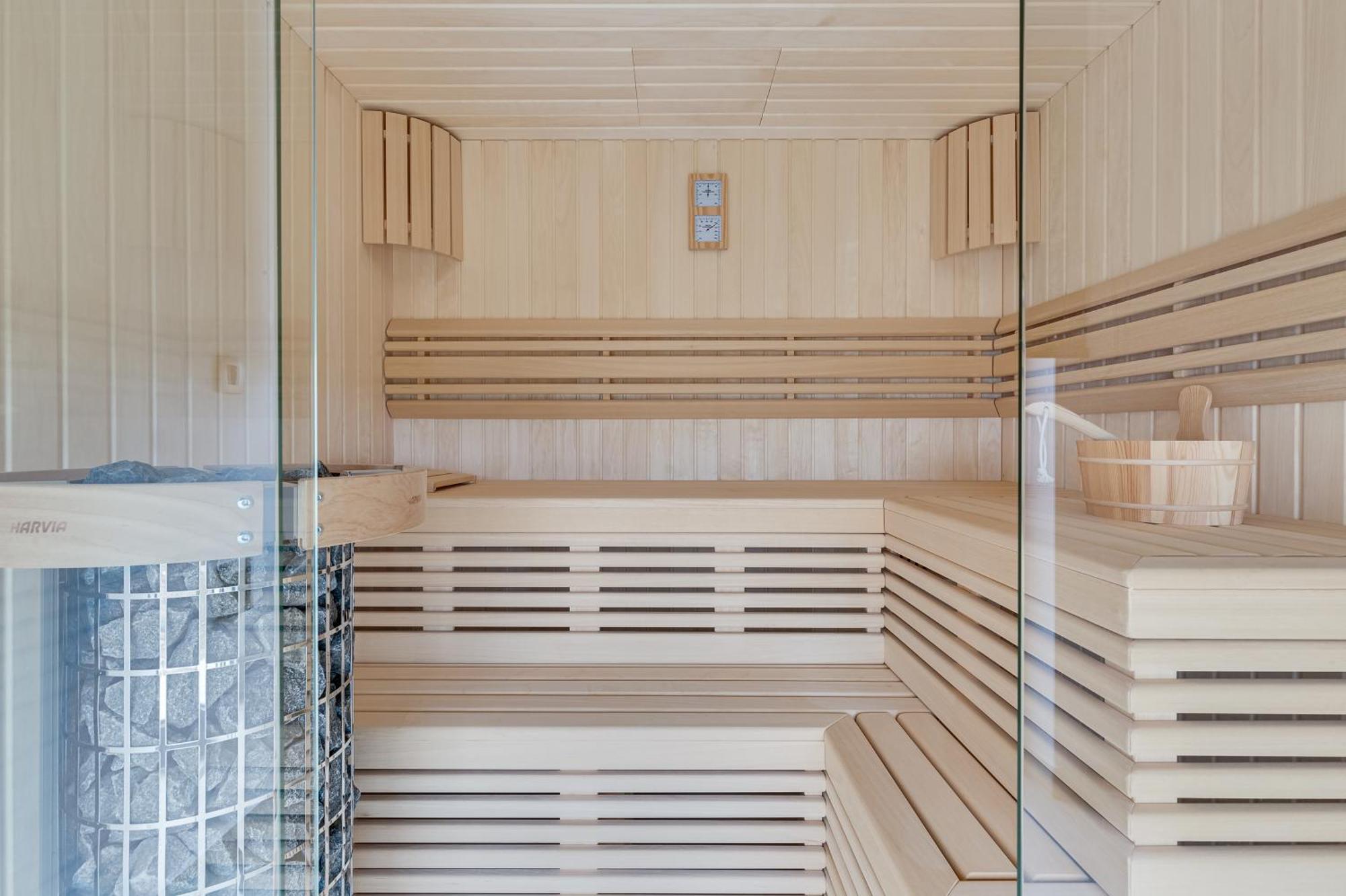 Villa T, Spacious With Heated Pool, Hot Tub & Sauna Rastevic Buitenkant foto