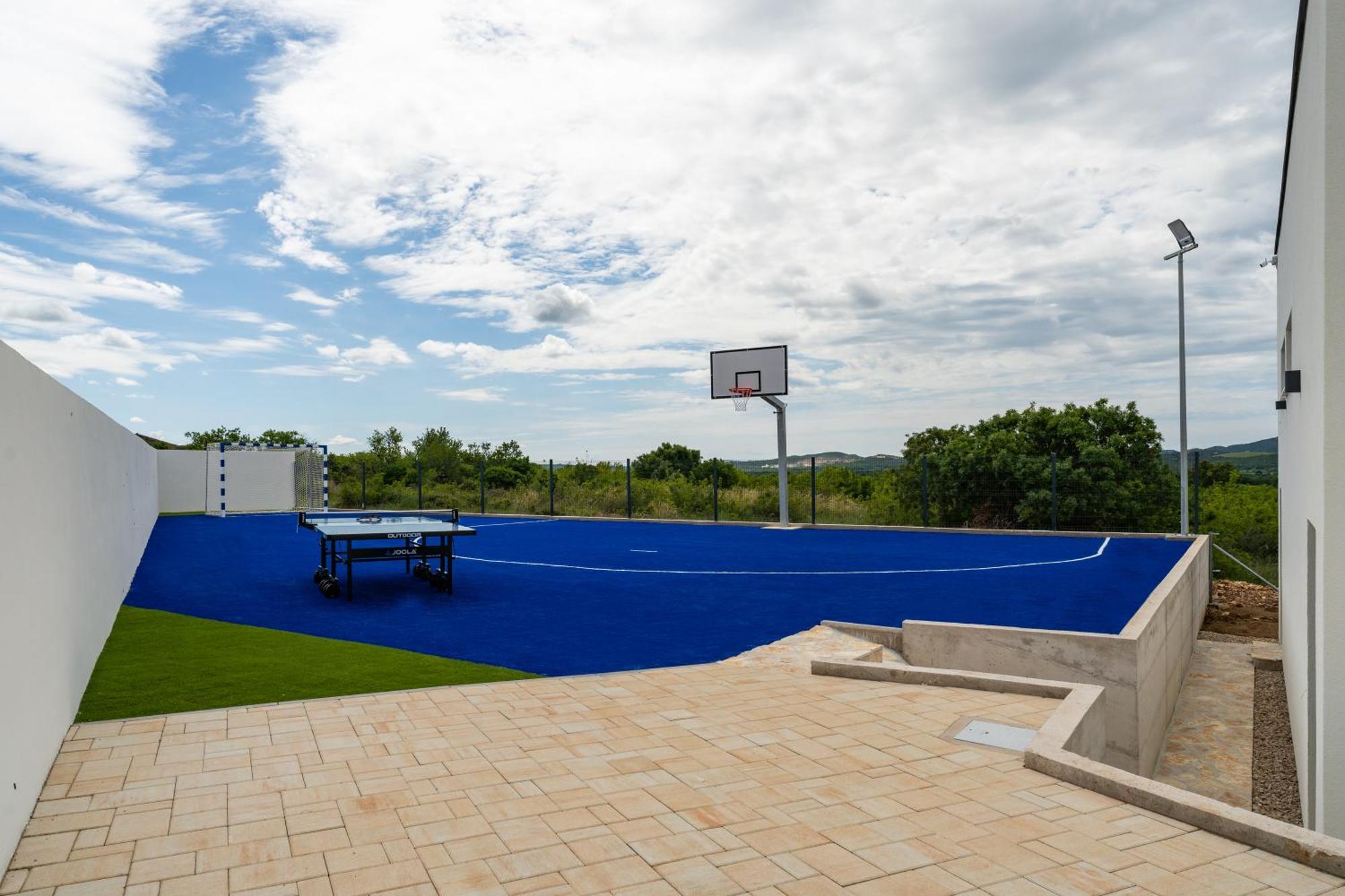 Villa T, Spacious With Heated Pool, Hot Tub & Sauna Rastevic Buitenkant foto