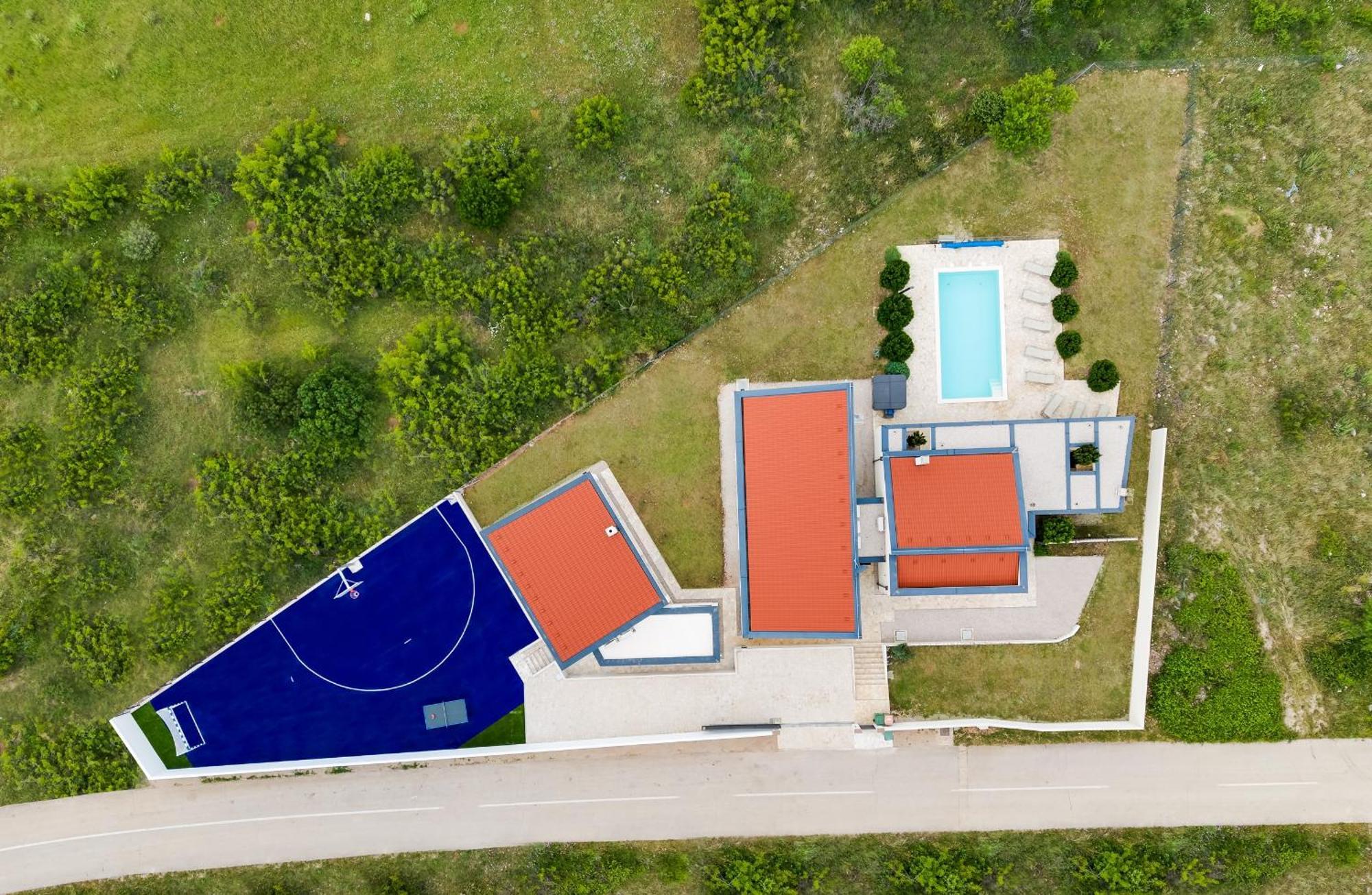 Villa T, Spacious With Heated Pool, Hot Tub & Sauna Rastevic Buitenkant foto