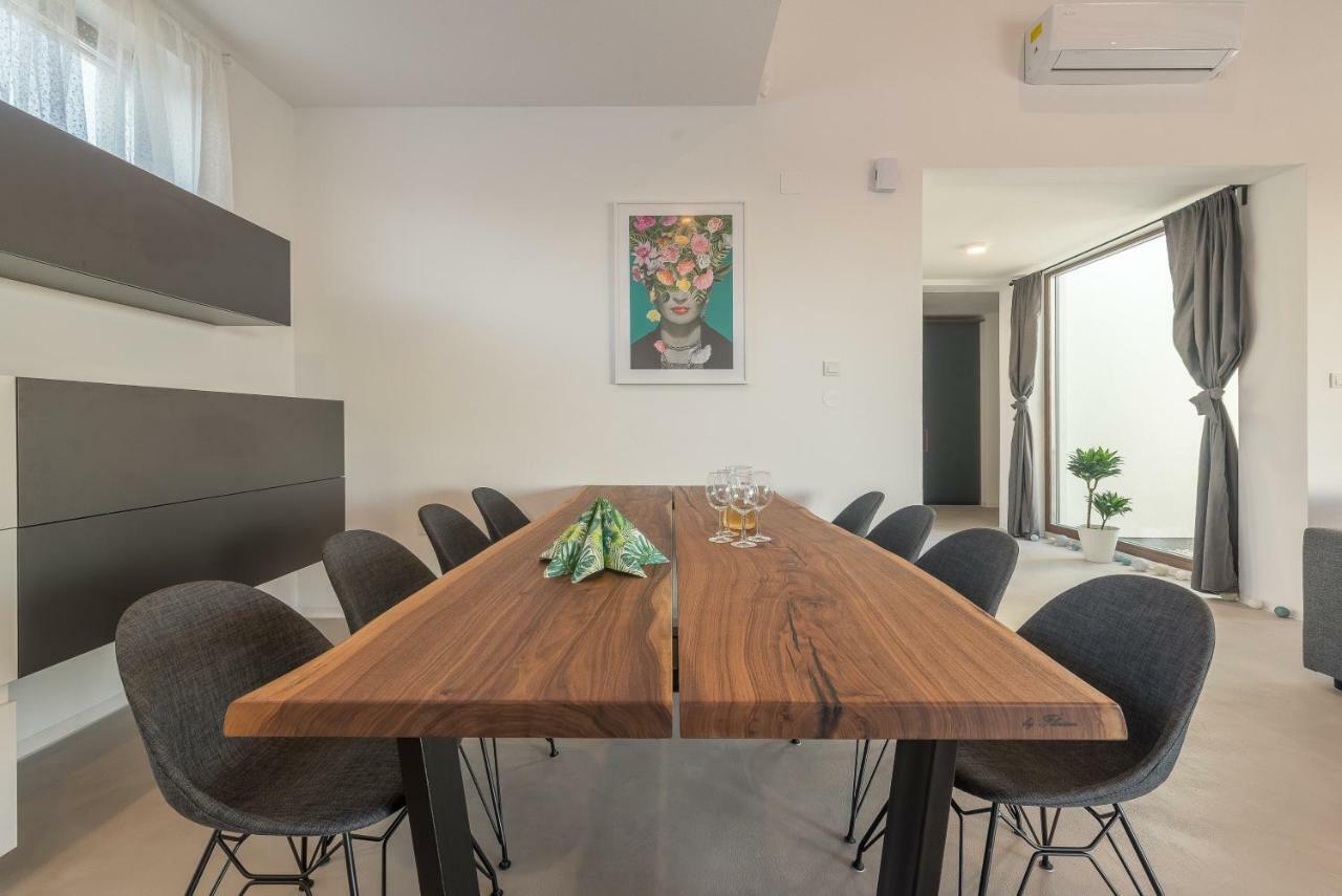 Villa T, Spacious With Heated Pool, Hot Tub & Sauna Rastevic Buitenkant foto